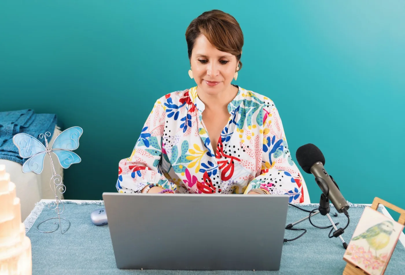 Ana Vargas working at her desk